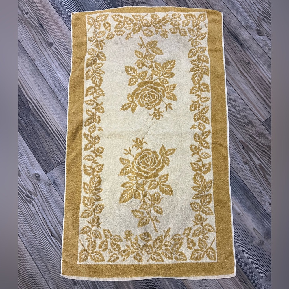 Vintage Gold and Cream Floral Bath Towel